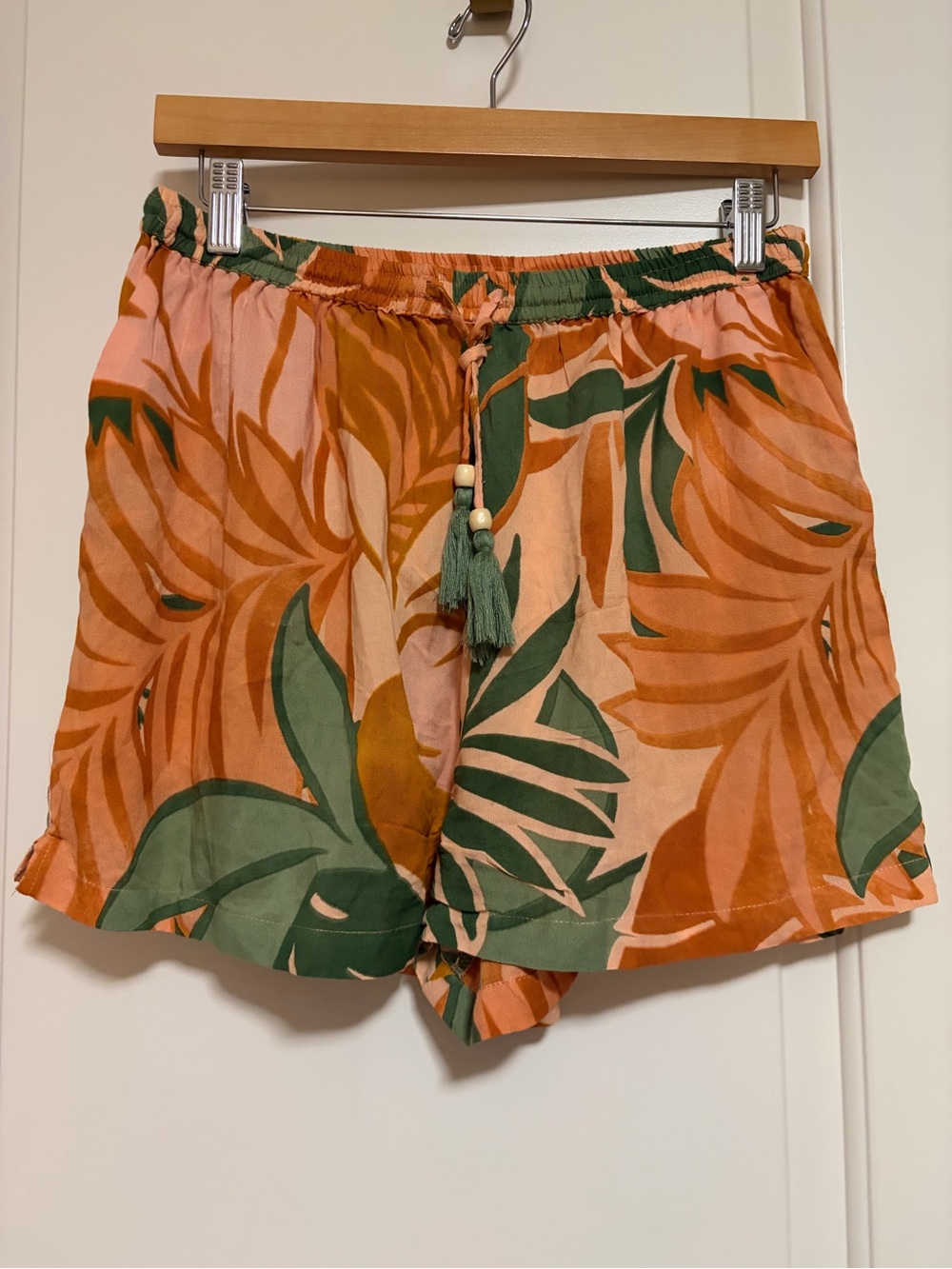 🌴🪸Vacation vibes 🌴🍍High-Waist Tropical Leaf Print Shorts 🦩🌴